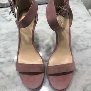 4 inch Calvin Klein shoes size 9